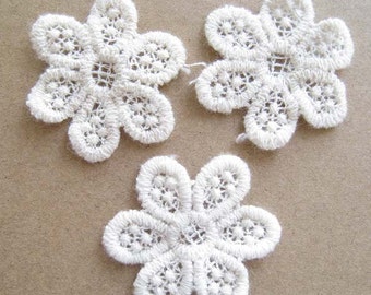 Ivory White Lace Trim Crochet Flower for Purse Making and Hand Bag Decorating - Pack of 10pcs