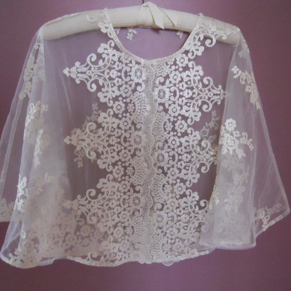 Ivory lace capelet