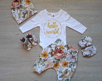 Hello world I'm new here going home outfit, newborn announcement outfit, hello world outfit, baby mittens, newborn hat, newborn floral set