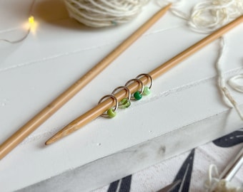 Green Stitch Markers Set - Snag Free Knitting Notions