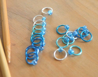 Surf's Up Snag-Free Knitting Stitch Markers - Blue Beads