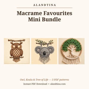 Może przedstawiać: Cyfrowa grafika zatytułowana ALANDTINA Macrame Favourites Mini Bundle przedstawiająca trzy wzory makramy: brązową sowę na gałęzi, szarego koalę z liśćmi eukaliptusa oraz zielono-kremowe drzewo życia w okrągłej ramie.