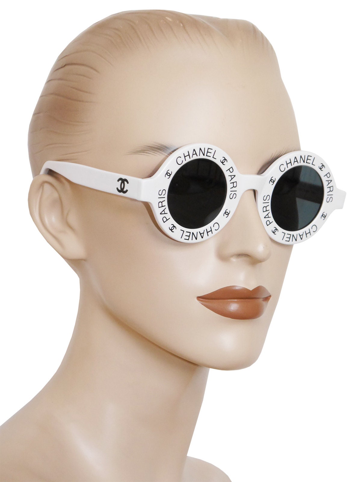chanel sunglasses with white flowers