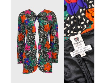 EMANUEL UNGARO 1980s 1990s Vintage Quilted Evening Silk Jacket w/ Curved Seam Passementerie Toggle Closure Floral Print Size Small US 6