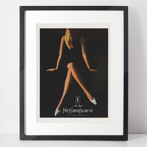 YVES SAINT LAURENT 1966 Vintage Werbung 1960er Lingerie Strumpfware Print Ad Wand Kunst Innendekoration Mode Poster Weihnachtsgeschenk