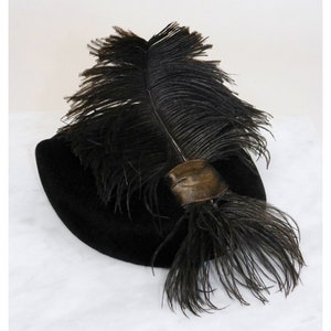 CHRISTIAN DIOR 1940er 1950er Jahre Vintage Dunkelbrauner Samthut w/ Straußenfeder Kopfschmuck Kopfbedeckung Cap Chapeau