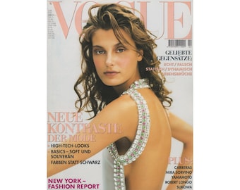 Vogue UK February 1999 Original Vintage Fashion Magazine Cover