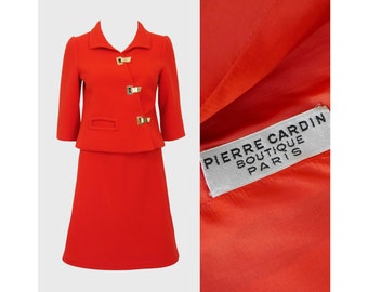 PIERRE CARDÍN c. 1967 Colección Cosmocorps documentada década de 1960 traje vintage falda y chaqueta era espacial rojo tamaño XS Us 2-4