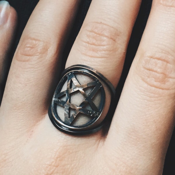 Pentagram Penny Ring // antiqued copper penny set in matching copper // from Mod Evil
