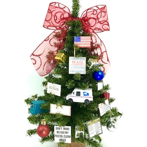 Sapin de Noël de 18 po. sur le thème du bureau de poste/des postiers/du facteur