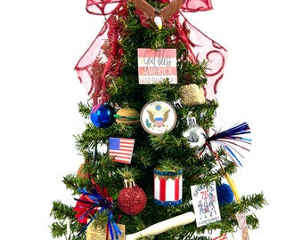 USA / United States / American Themed 18" Christmas Tree