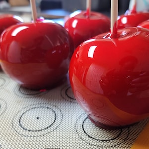 Homemade Candy Apples-6 count