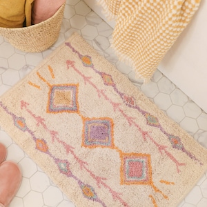 Bath Mat, Moroccan Inspired Bathroom Rug, Water Absorbant Bathroom Rug ...
