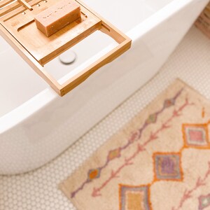 Bath Mat, Moroccan Inspired Bathroom Rug, Water Absorbant Bathroom Rug ...