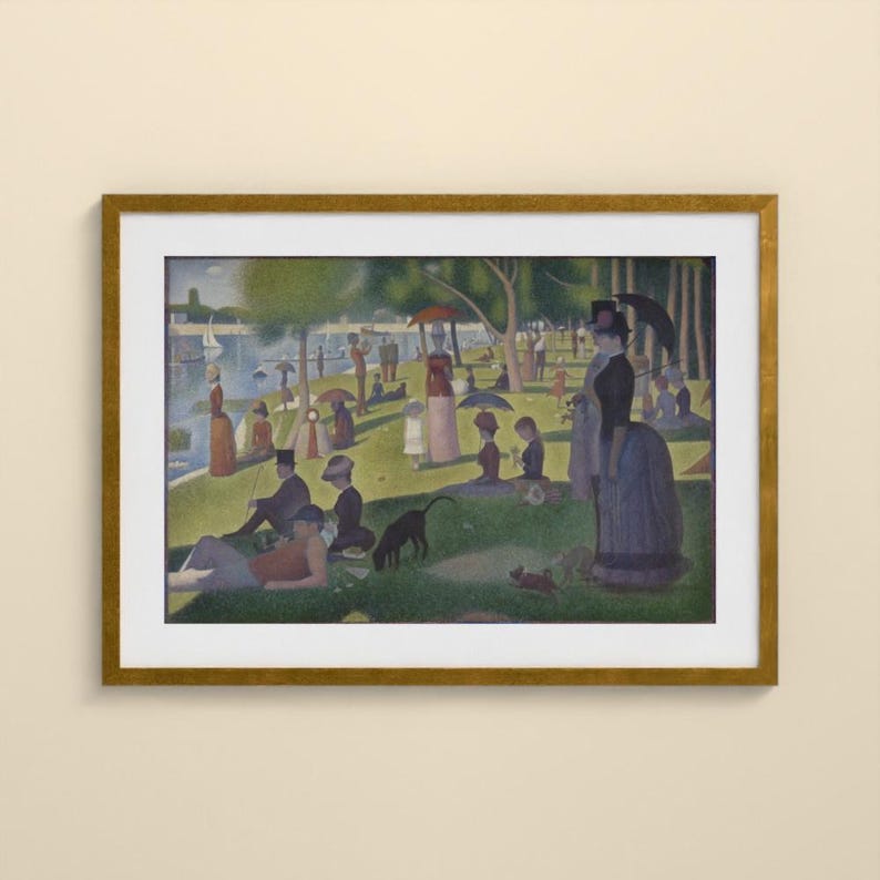Puede incluir: Una impresi&oacute;n enmarcada de una pintura puntillista que muestra una escena de parque con numerosas figuras, incluyendo personas con ropa de &eacute;poca, un perro negro y una persona con un paraguas negro, junto a un r&iacute;o.