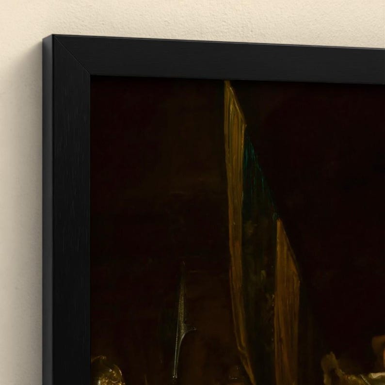 Puede incluir: Una obra de arte enmarcada con una composici&oacute;n oscura y sombr&iacute;a en tonos marr&oacute;n profundo y negro. Un elemento vertical amarillo dorado con toques verdes destaca sobre las sombras, acompa&ntilde;ado de sutiles acentos met&aacute;licos.