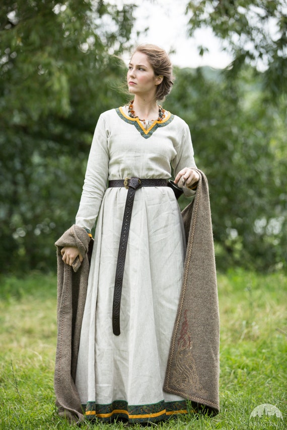 Viking Linen Dress and Apron Ingrid the Hearthkeeper