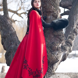 Conjunto de invierno de fantasía medieval de Armstreet Reina de Shamakhan Medieval LARP SCA Feria Ren Cosplay Recreación Histórica Traje Noble imagen 1