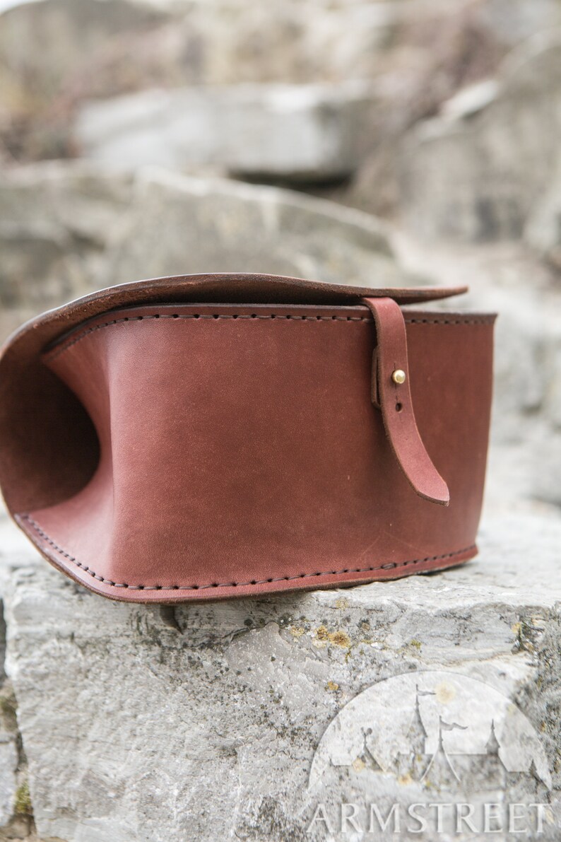 18/% DISCOUNT Celtic War Bag; Medieval Men/'s Pouch; Viking Leather Bag; Medium bag; Medieval Embossed War Bag