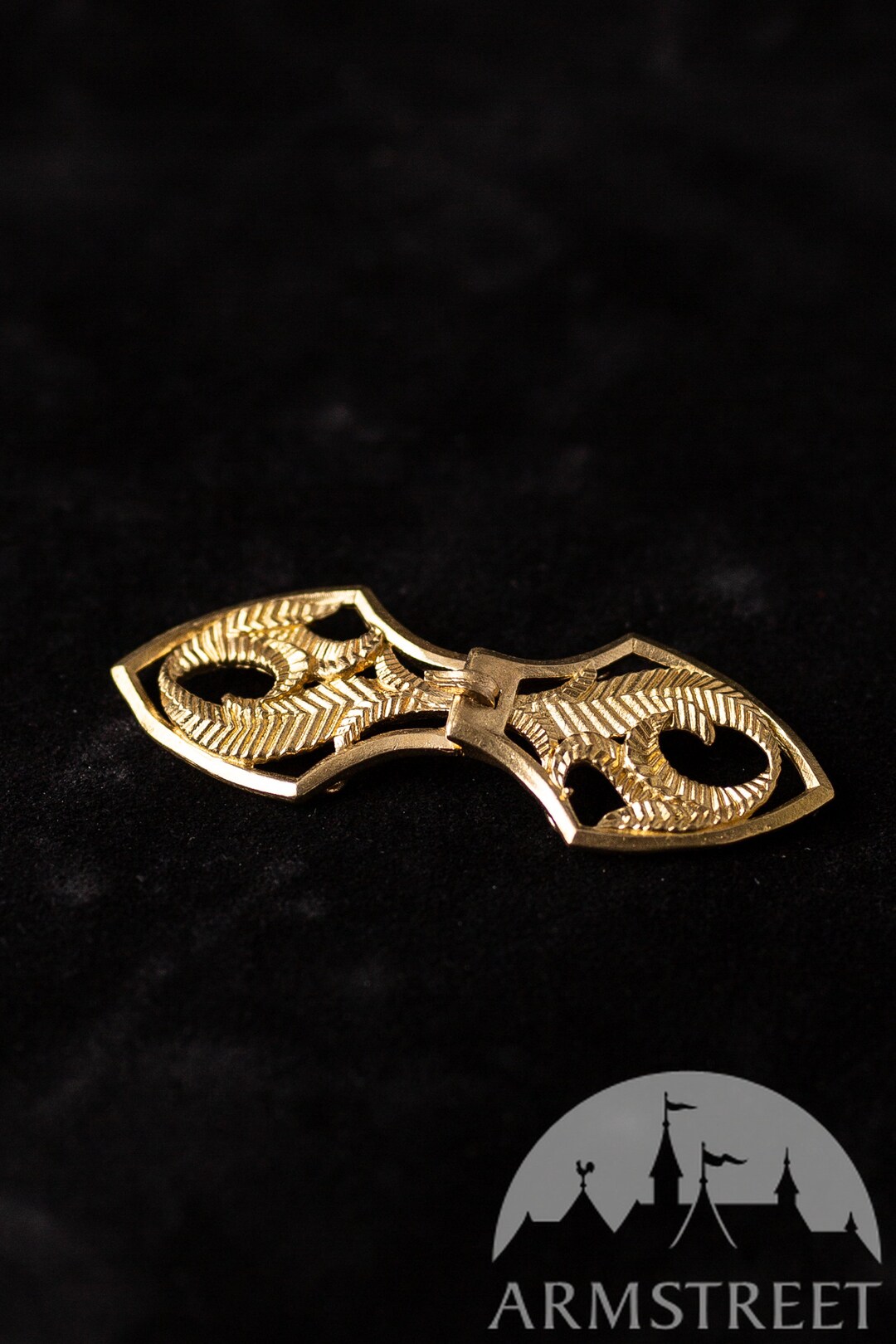 Armstreet Medieval Clasps & Costume Fasteners: From History to Fantasy ...