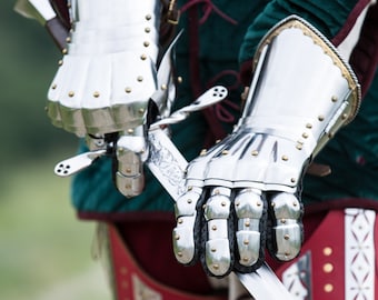 Armstreet Finger Gauntlets “The Kingmaker”; 15th CenturyStyle articulated gauntlets; Historical Reenactment LARP; SCA; FIXED size armor