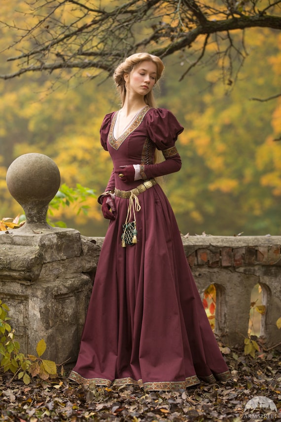 medieval lady  Medieval fashion, Medieval dress, Dress