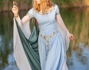 Vestido de novia Armstreet con mangas de seda “Flores de agua”; Traje noble con perlas y abalorios; Medieval; Ropa de novia renacentista