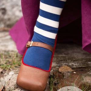 Armstreet Cow-Mouth style women’s leather shoes with bordering “German Rose”; LARP; SCA; Ren Fest Cosplay Central Europe Medieval Shoes