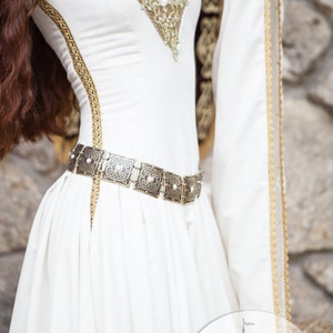 Armstreet Cintura da donna in ottone inciso con perle "The Accolade"; LARP; SCA; Cosplay del Ren Fest; Rievocazione medievale; Cintura nobile rinascimentale