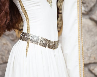 Cinturón de latón grabado para mujer de Armstreet con perlas "The Accolade"; LARP; SCA; Cosplay del Festival Ren; Recreación medieval; Cinturón noble renacentista