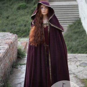 Capa medieval de lana con capucha de Armstreet Sansa Renacimiento LARP SCA Feria Ren Cosplay Recreación Histórica Capa Noble imagen 2