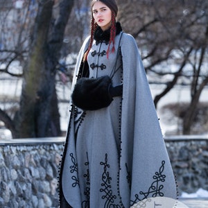 Conjunto de invierno de fantasía medieval de Armstreet Reina de Shamakhan Medieval LARP SCA Feria Ren Cosplay Recreación Histórica Traje Noble imagen 3