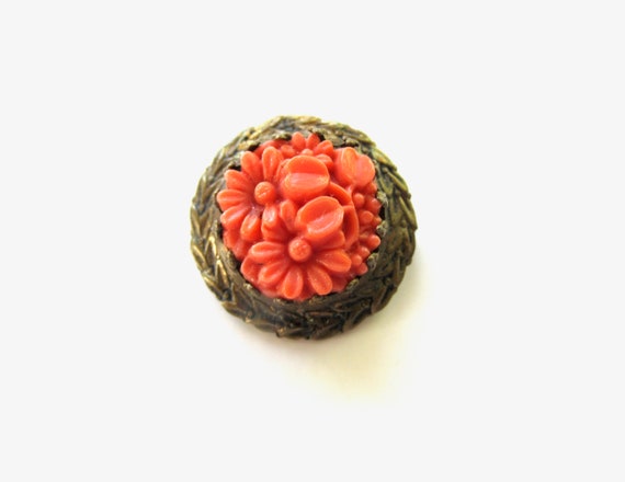 Victorian Floral Brooch: Molded Coral, Laurel Leaf Frame, Petite Pin