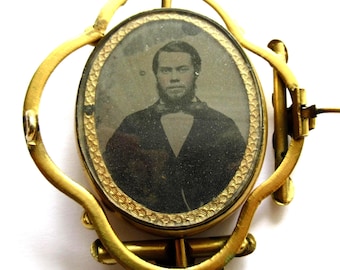 Victorian Antique Civil War Era Large Swivel Gentleman Photo Brooch Carved Stag Reverse Circa 1861-1865