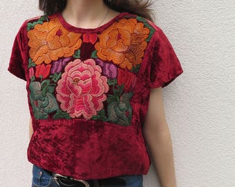 Collectors Vintage Velvet Embroidered Mexican Frida Kahlo Tehuantepec Blusa. cApprox. Size 2/6