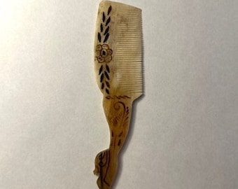 Scrimshaw Women's Leg with Heels vintage Mexican cow horn Comb