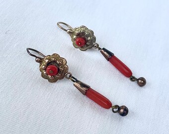 Vintage Mexican 10kt gold dangle earrings with coral beads