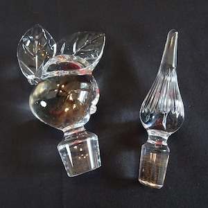 Figural Perfume Bottle Stopper, Vintage Apple Cruet Container Cap, Pointed Jar Plug