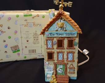 Cherished Teddies The Town Tattler Night Light, Vintage Teddy Bear Newspaper Building Small Table Lamp, Child&#39;s Room Decor