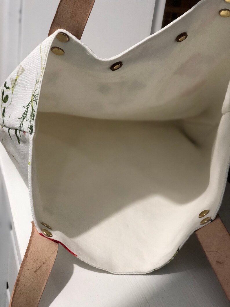 Floralis No. 26 Deluxe Market Tote