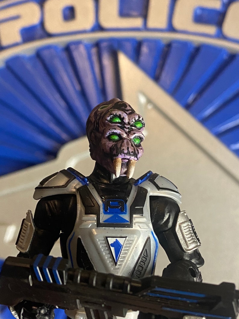 Power Rangers SPD A-Squad Blue Custom Beevor Head image 1