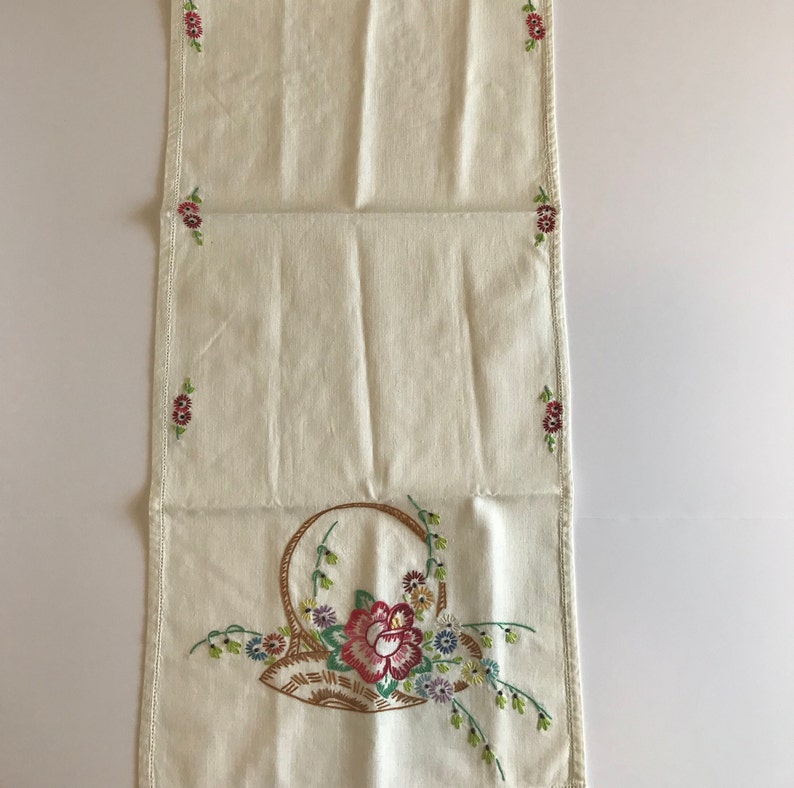Vintage Lovely Cotton Hand Embroidered Flower Basket Table Runner 34 X 12 Long Tea Party Table Runner Pretty Dresser Scarf Home Living Linens