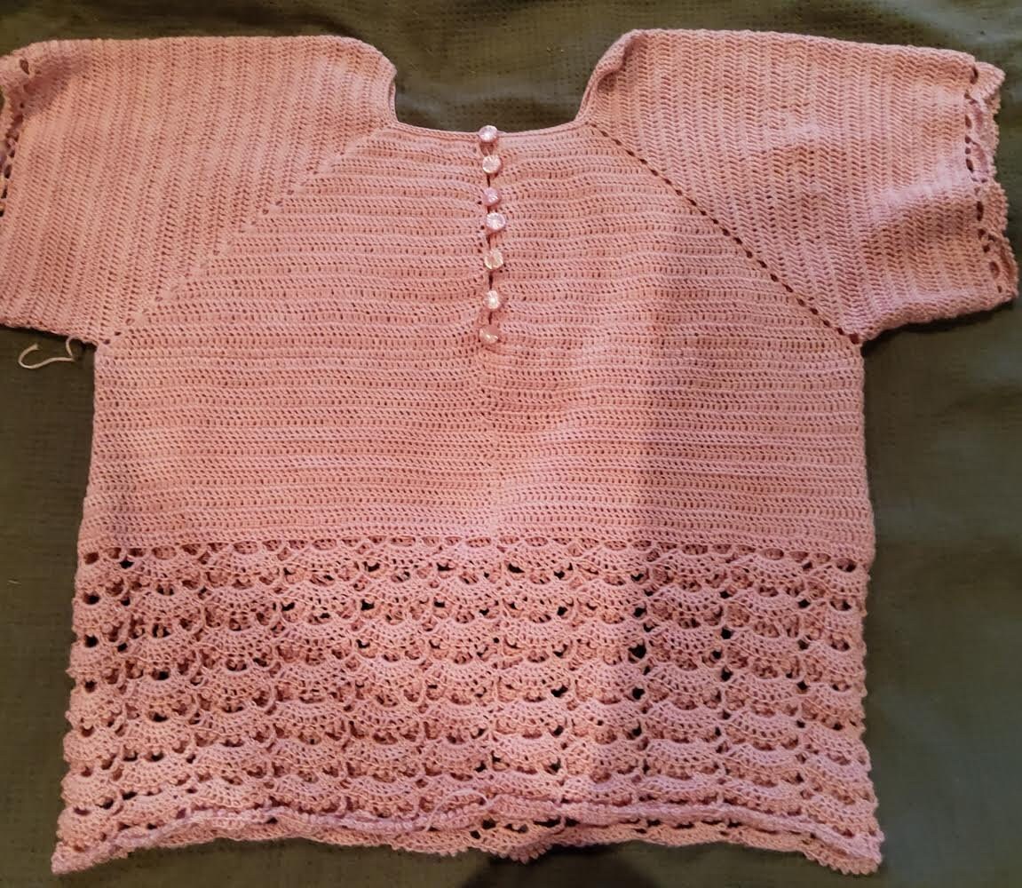 Snowdrop Lace Front Crop Top: Crochet pattern