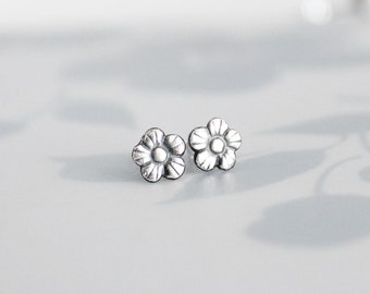 Pansy Flower Earrings | Sterling Silver Jewelry | Tiny Earrings | Dainty Post Earrings | Minimalist Jewelry | Nature Pansy Stud Post Earring