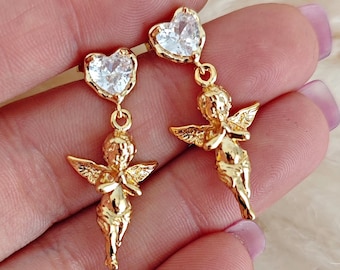 Gouden engel-cherubijnoorbellen: hart, zirkonia, kokssieraden