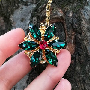 Anastasia ENGRAVED Together in Paris Necklace Swarovski EMERALD UD
