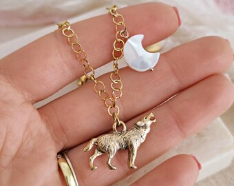 Howling Wolf and Moon Bracelet, Witchy Boho Moon and Wolf Bracelet, Dark Academia Bracelet, Celestial Moon Bracelet // HOWLING WOLF