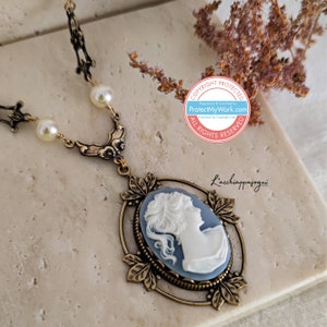 Viktorianische Cameo Halskette mit Floralen Akzenten, Victorian Light Blue Lady Cameo Halskette