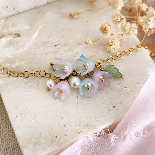 Bracelet fleur de conte de fées, bracelet pastel muguet, bracelet lys floral de l'an 2000, bracelet fée cottage, bracelet fleur cloche