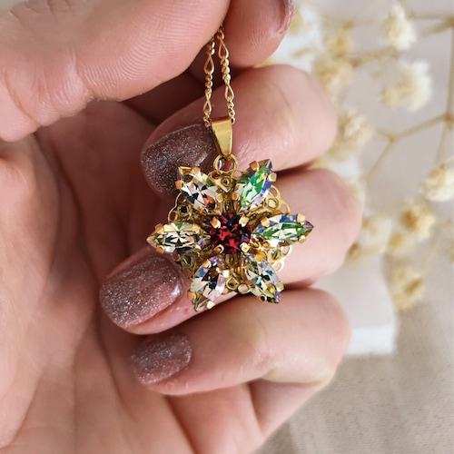 Collier Anastasia Ensemble à Paris Gravé Vert Lumineux M